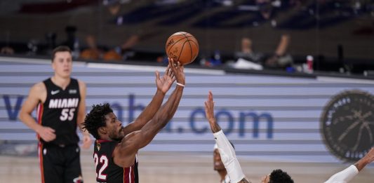 Jimmy Bulter rasturio Lakerse