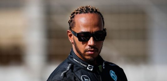 Razočarani Hamilton kritikovao svoj Mercedes: Donesi tu odluku, to je tvoj posao