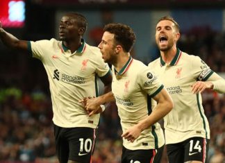 Liverpool slavio u gostima kod Aston Ville i ostao u utrci sa Cityjem za titulu